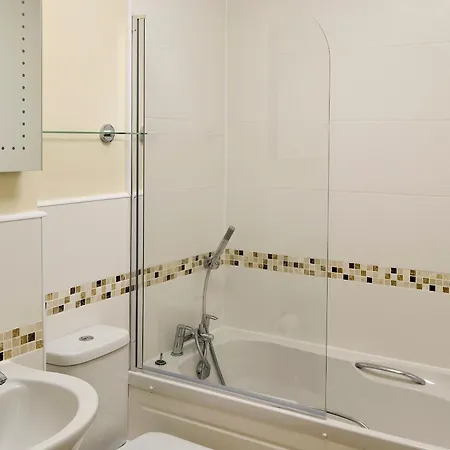 Holiday home Flat 2 Lonsdale House